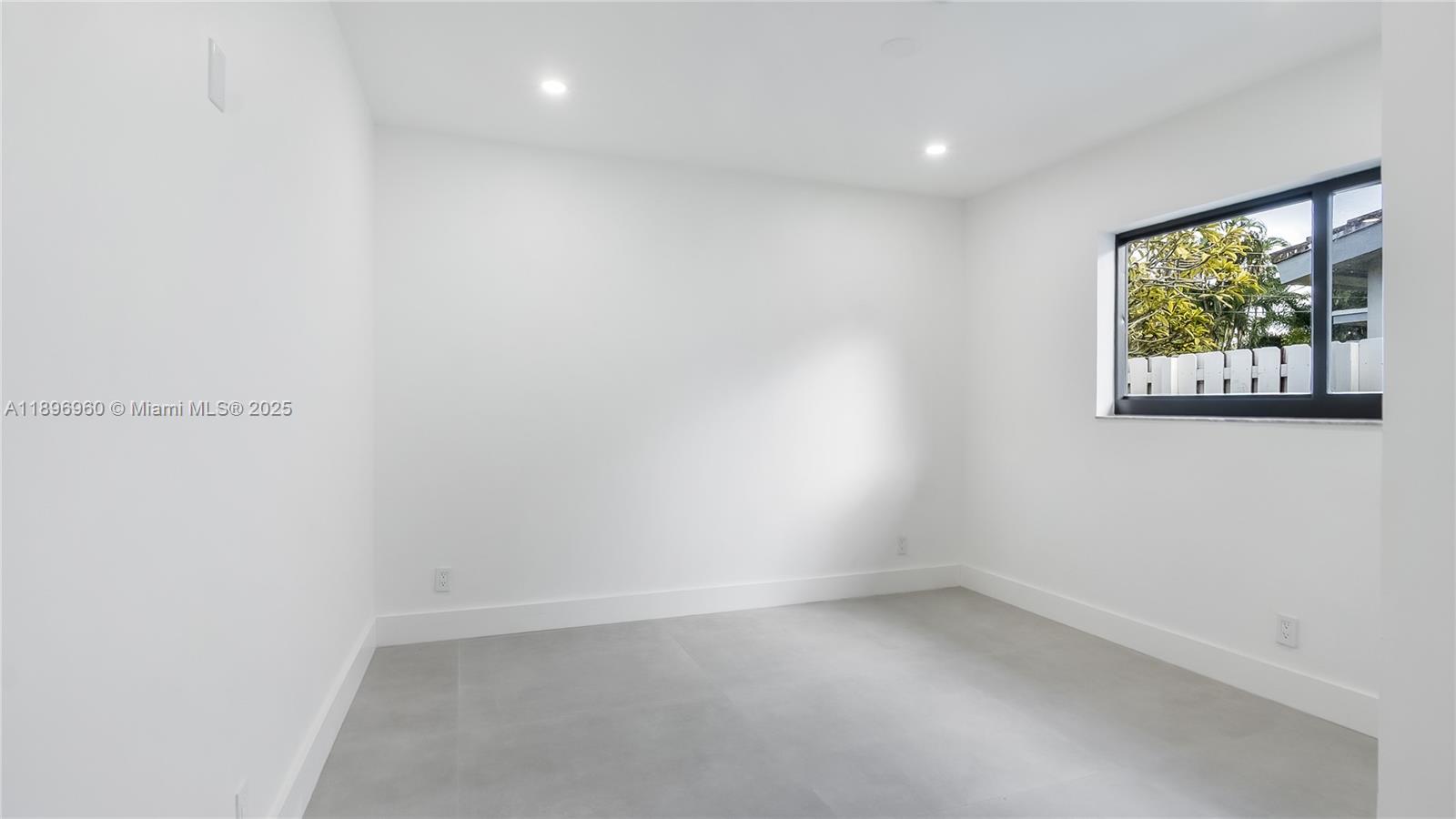 CORAL ESTATES - Residential