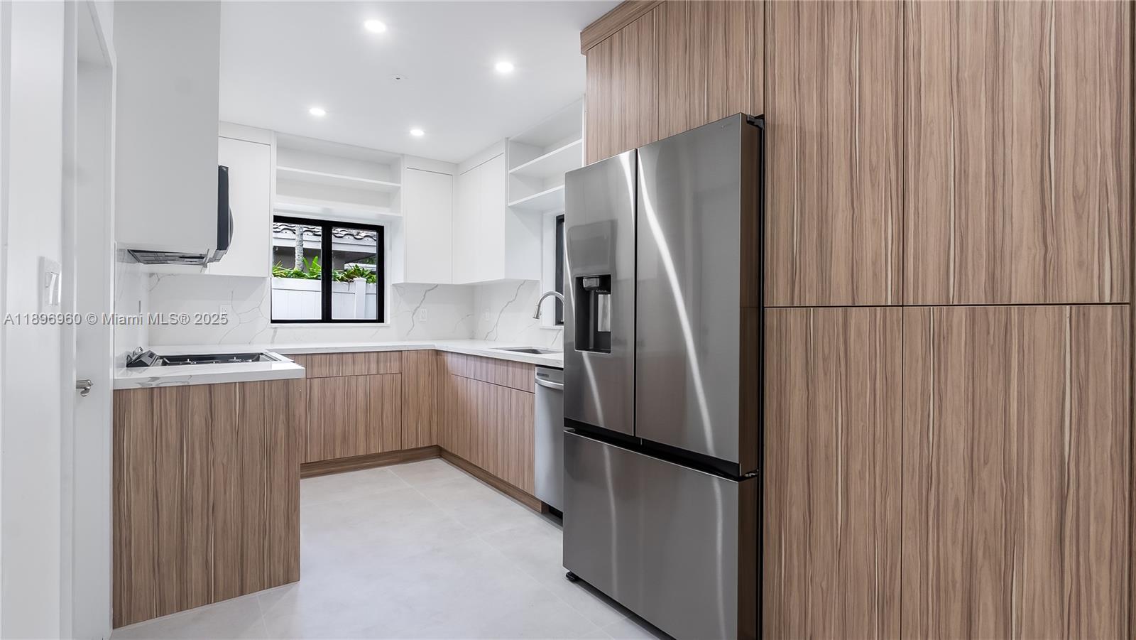 CORAL ESTATES - Residential