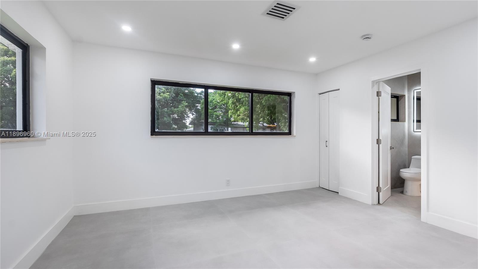 CORAL ESTATES - Residential