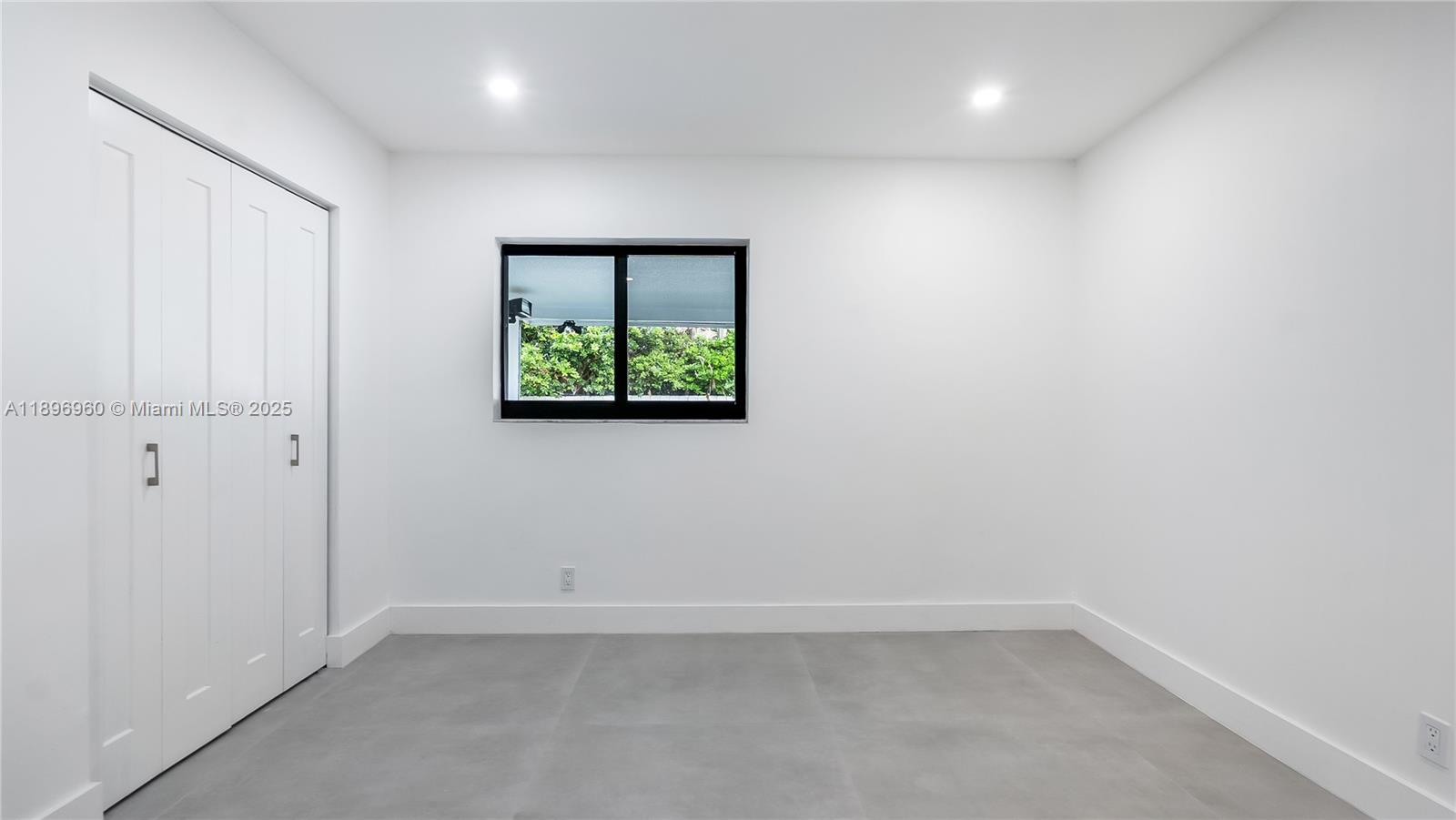 CORAL ESTATES - Residential