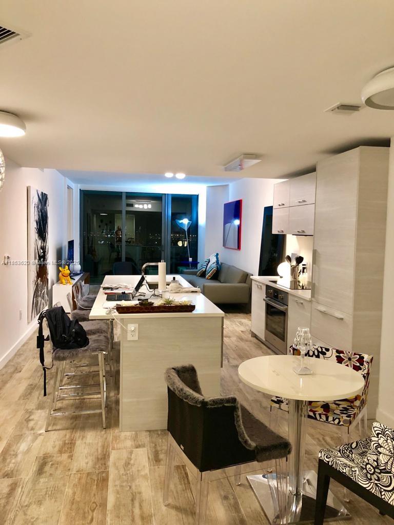 PARAISO BAY CONDO - Residential Lease