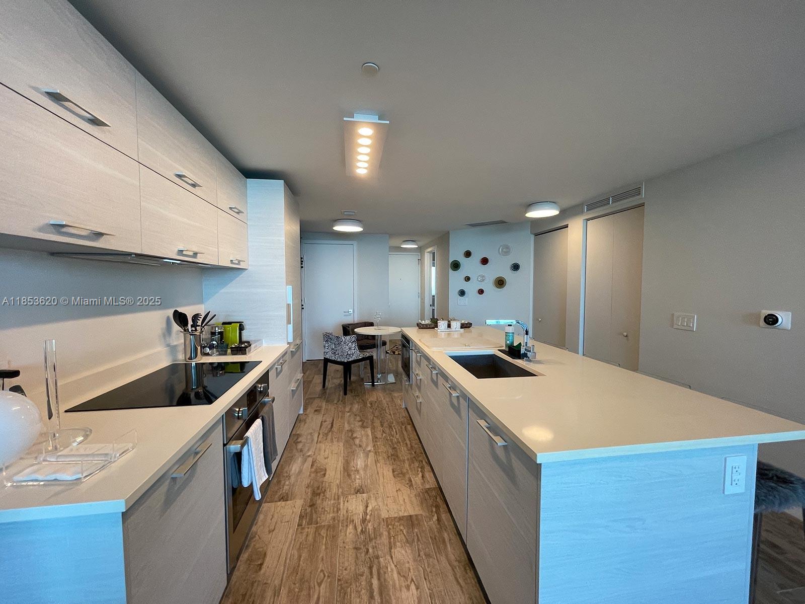 PARAISO BAY CONDO - Residential Lease