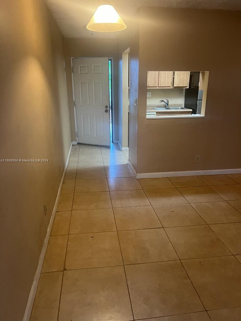 PRESIDENTIAL GOLFVIEW CON - Residential Lease