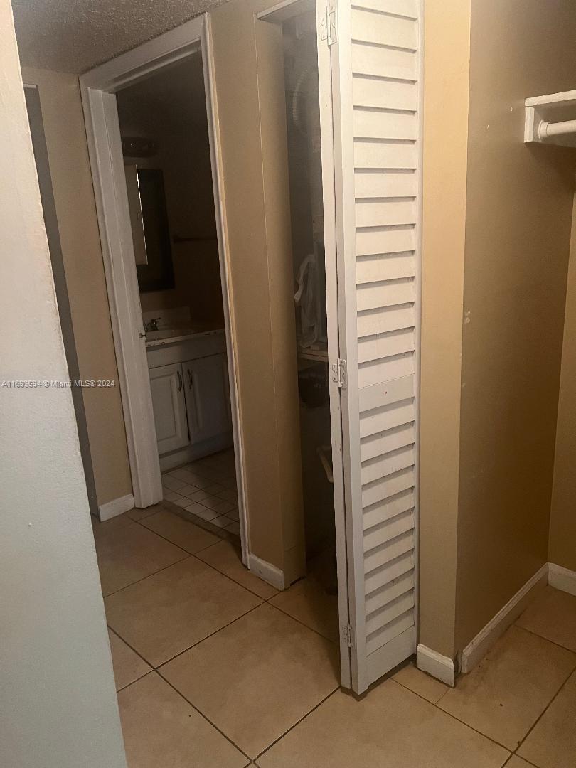 PRESIDENTIAL GOLFVIEW CON - Residential Lease