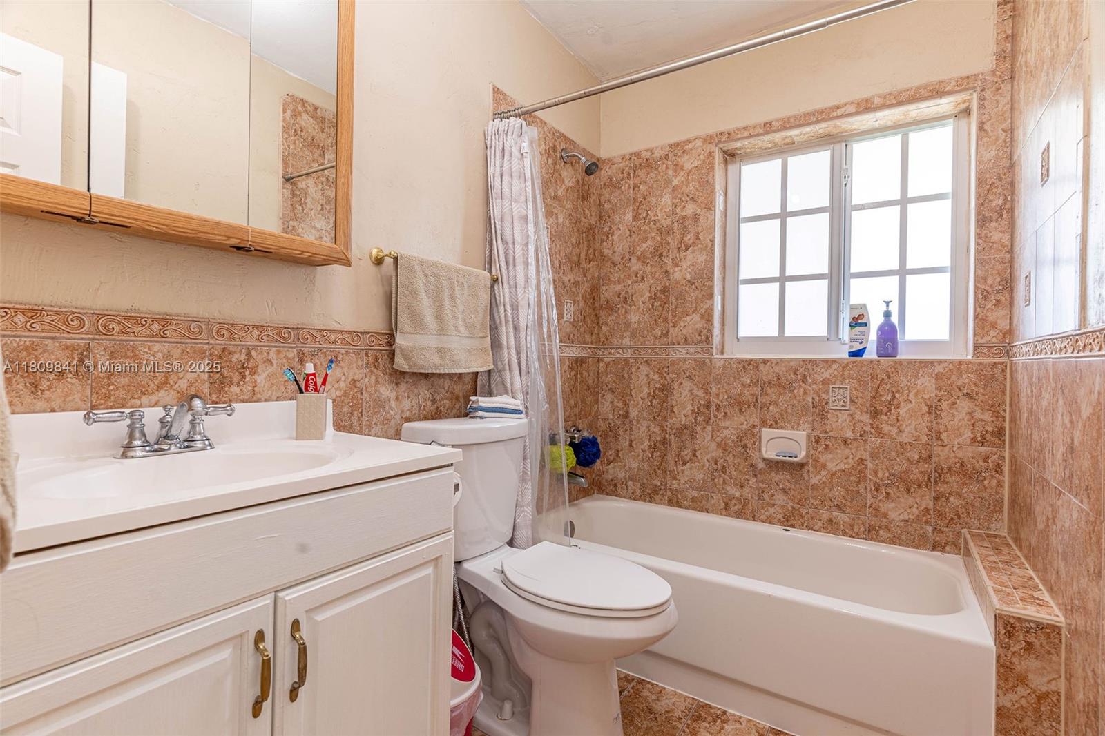 7TH ADDN TO RICHMOND HEIG - Residential