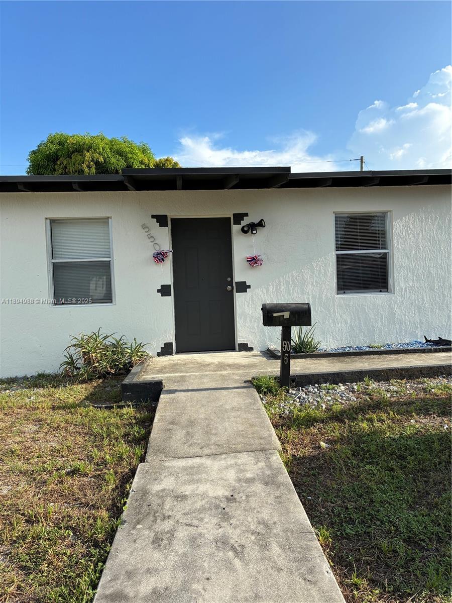 SANDERS PARK - Residential Lease