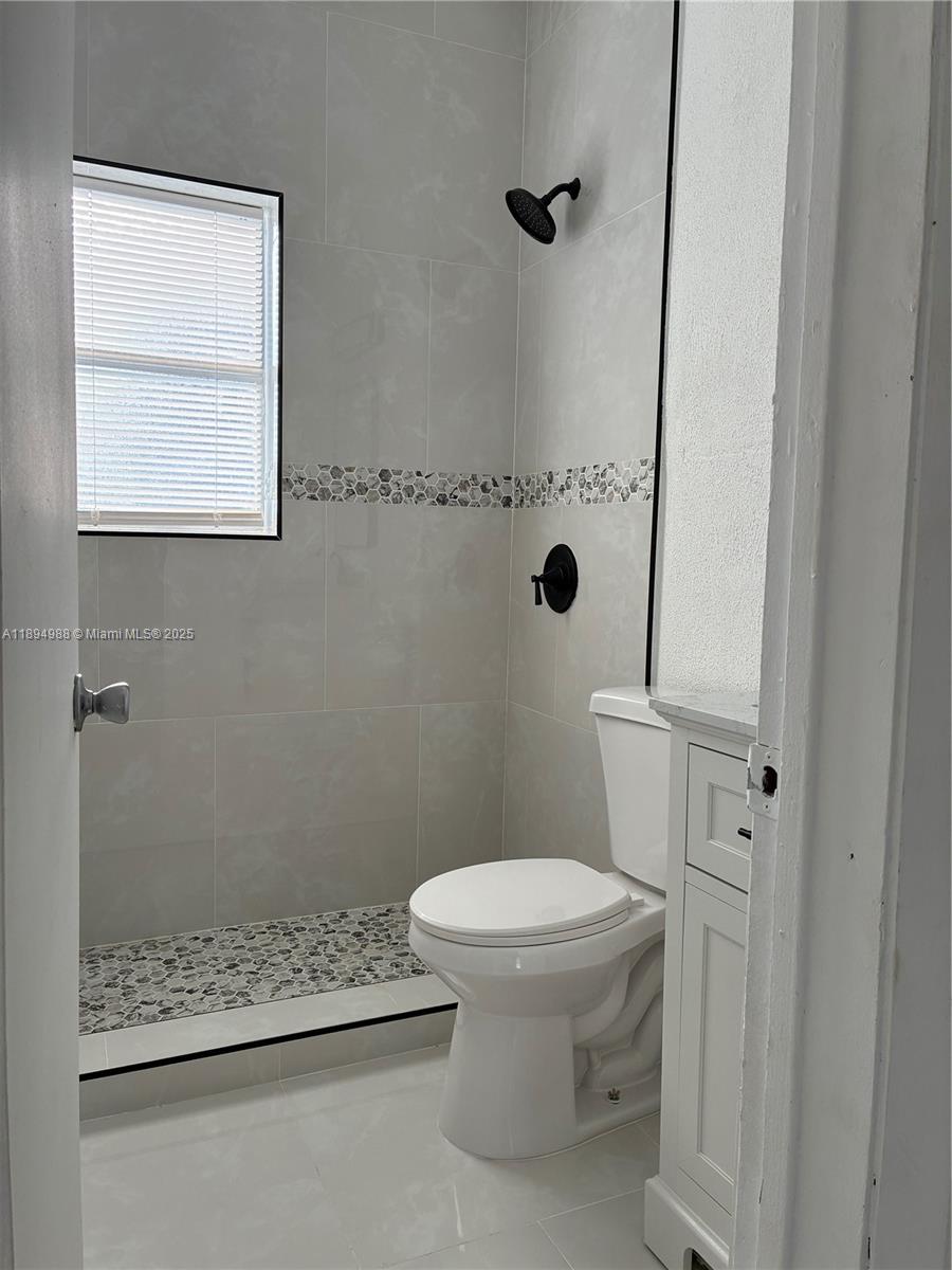 SANDERS PARK - Residential Lease