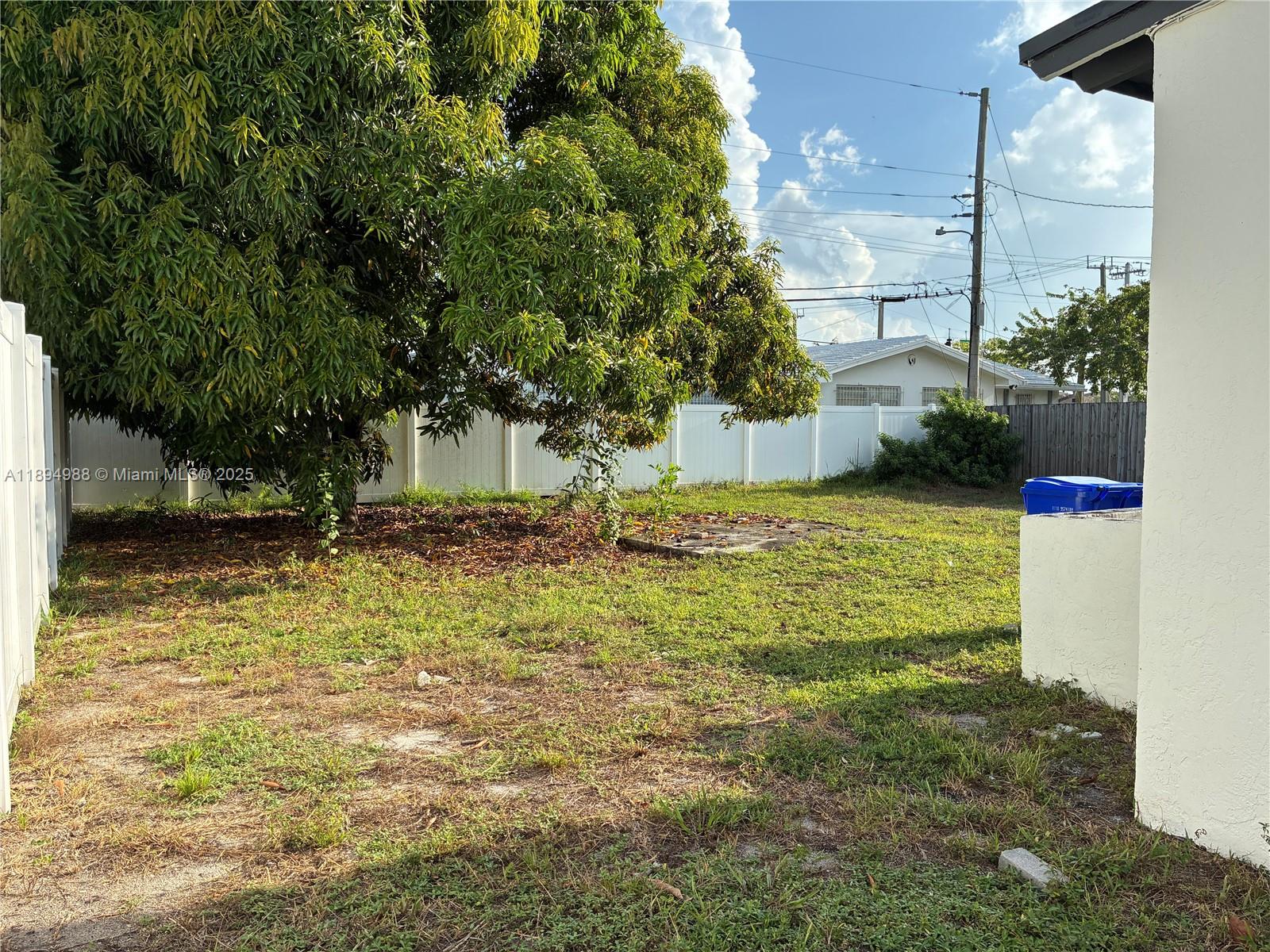 SANDERS PARK - Residential Lease