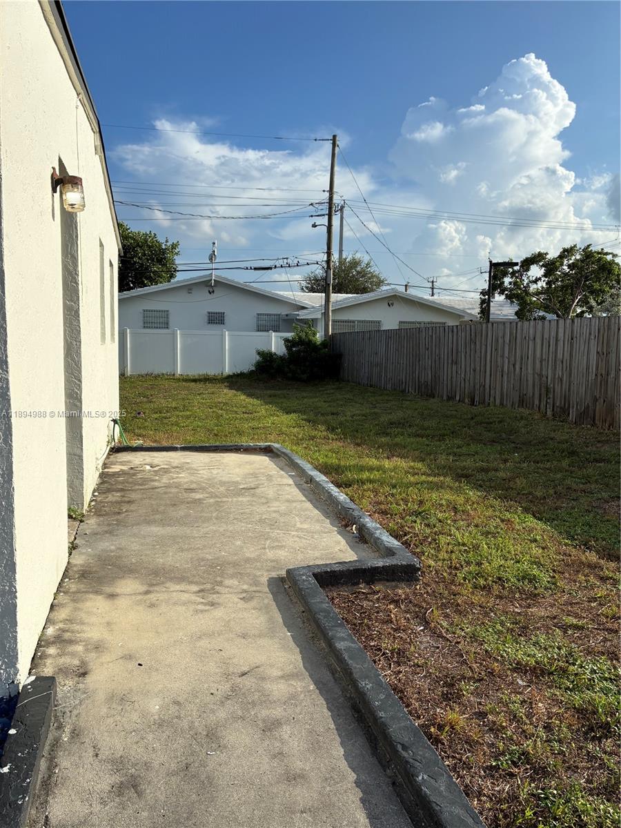 SANDERS PARK - Residential Lease
