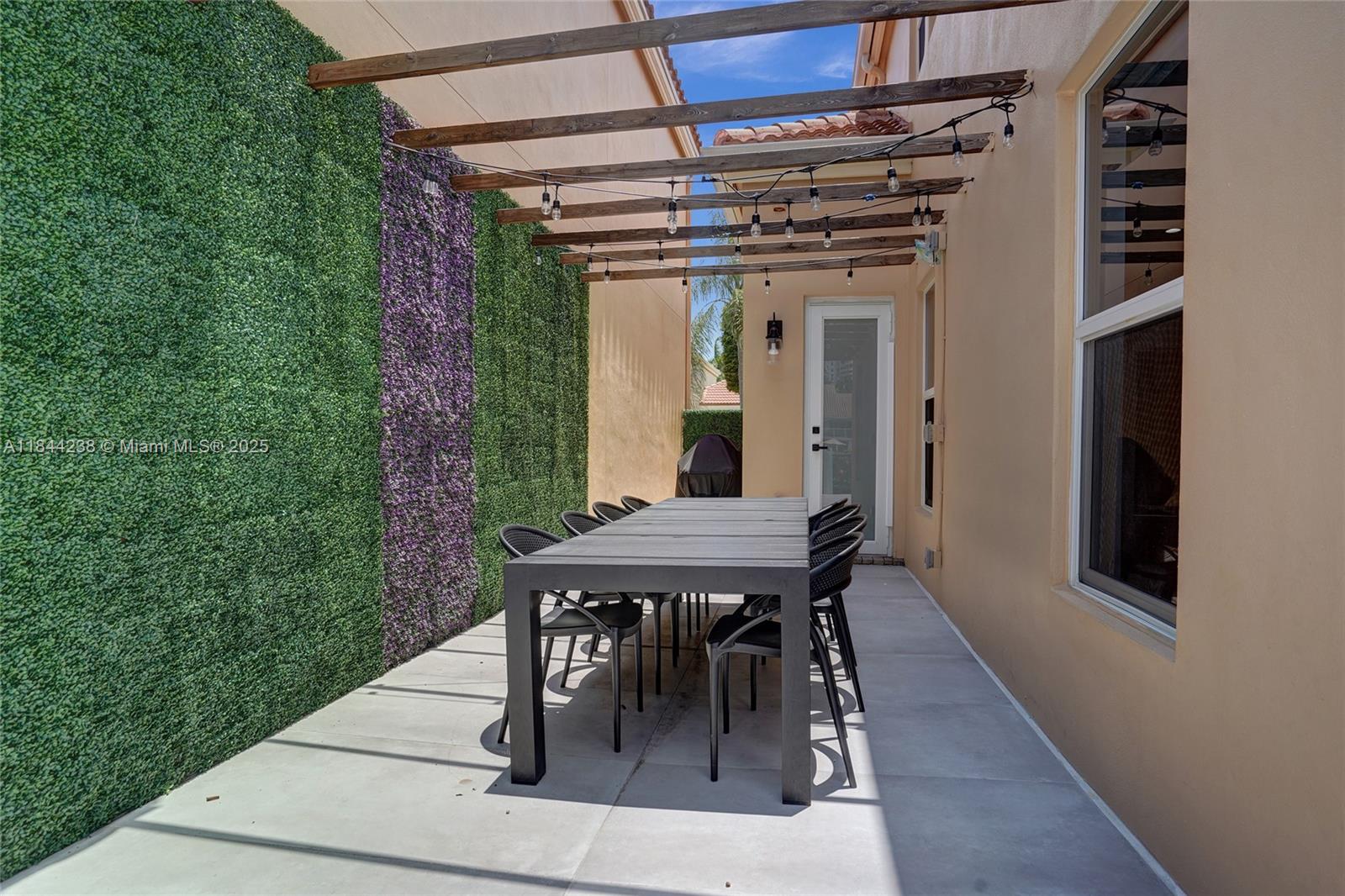 Island Way - Residential