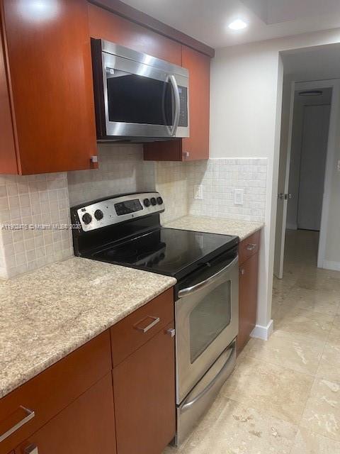 DADELAND WALK - Residential Lease