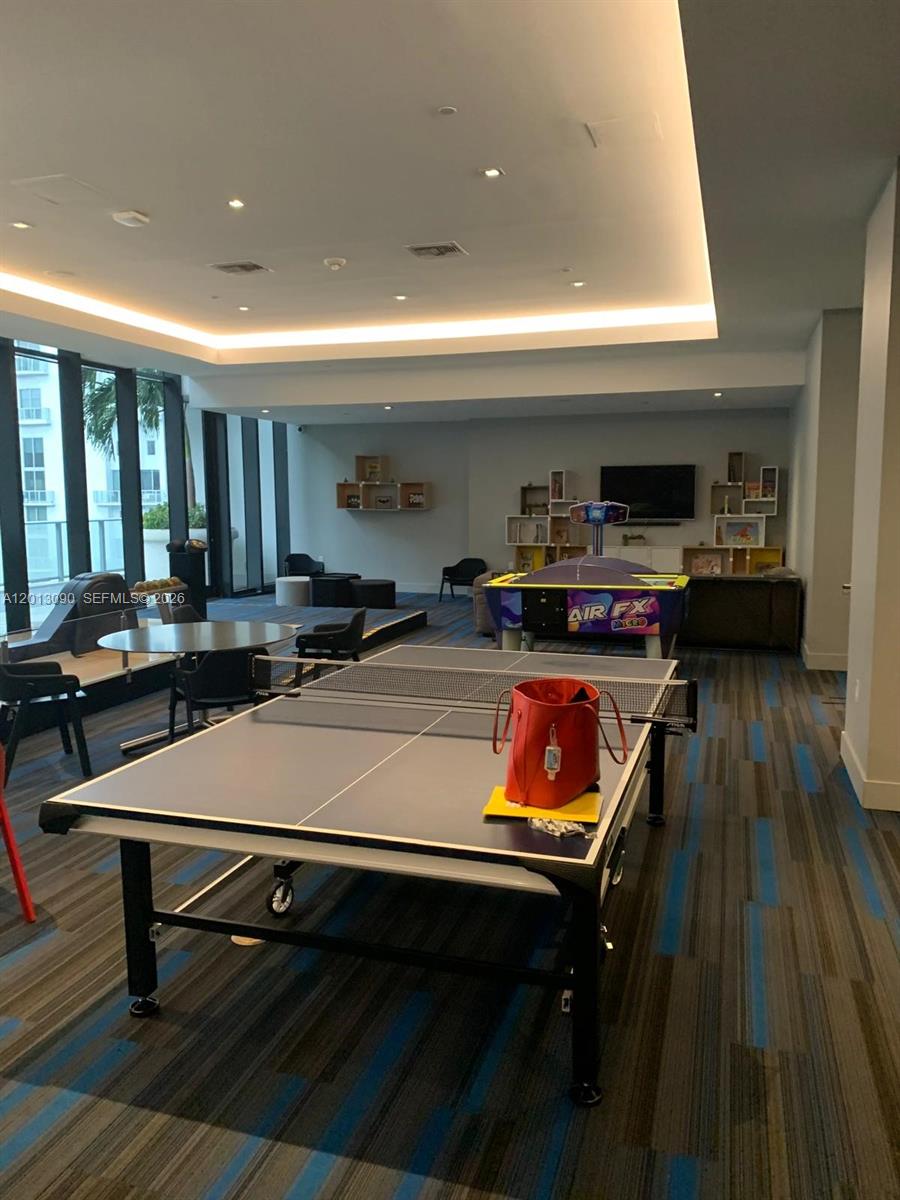 1010 Brickell Ave 3704