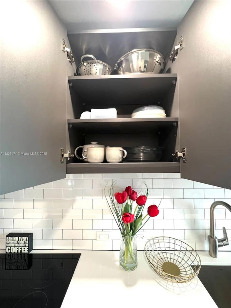 227 NE 2nd St 2713