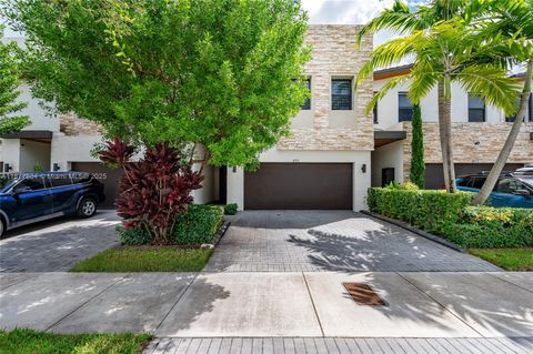 Photo of 8101 NW 105th Ave, Doral, FL 33178 (MLS # A11877884) Photo of 8101 NW 105th Ave, Doral, FL 33178 (MLS # A11877884)