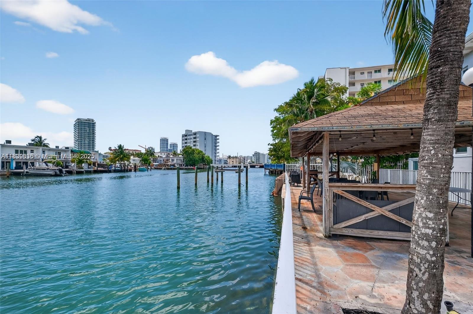 ISLAND POINT SOUTH CONDO - Residential