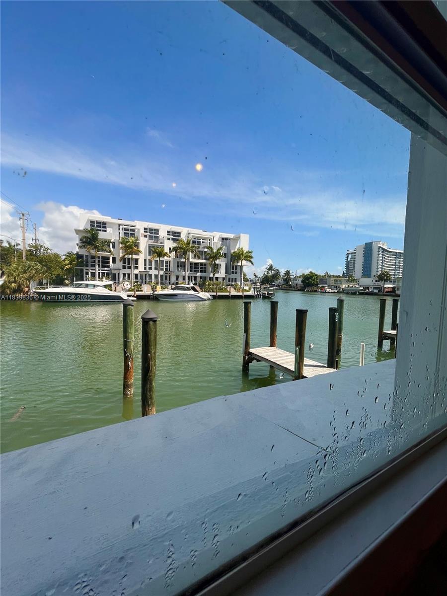 ISLAND POINT SOUTH CONDO - Residential