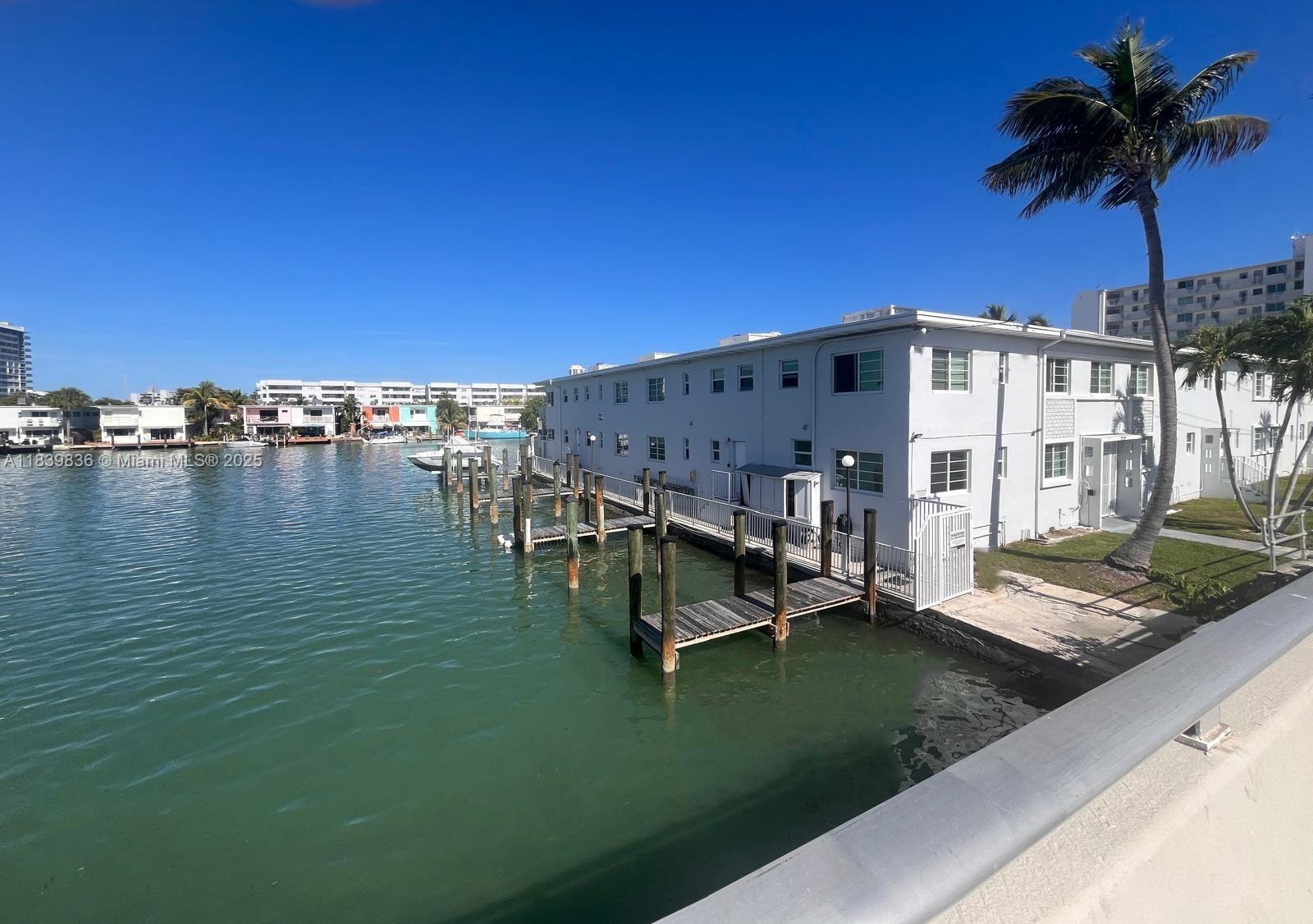 7207 Bay Dr 25, Miami Beach, FL, 33141/$330,000 3 7207 Bay Dr 25