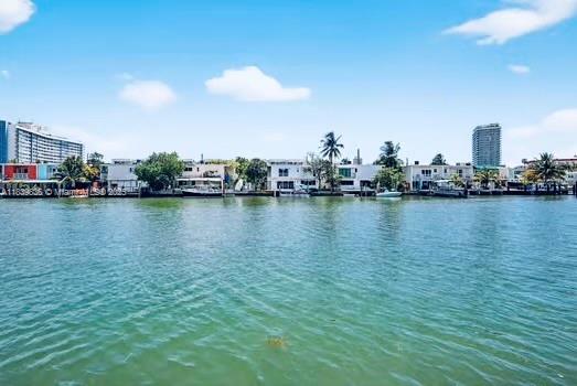 ISLAND POINT SOUTH CONDO - Residential