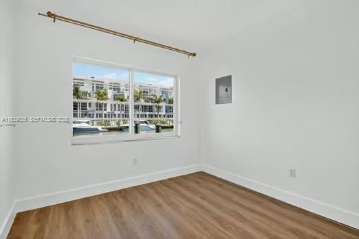 ISLAND POINT SOUTH CONDO - Residential