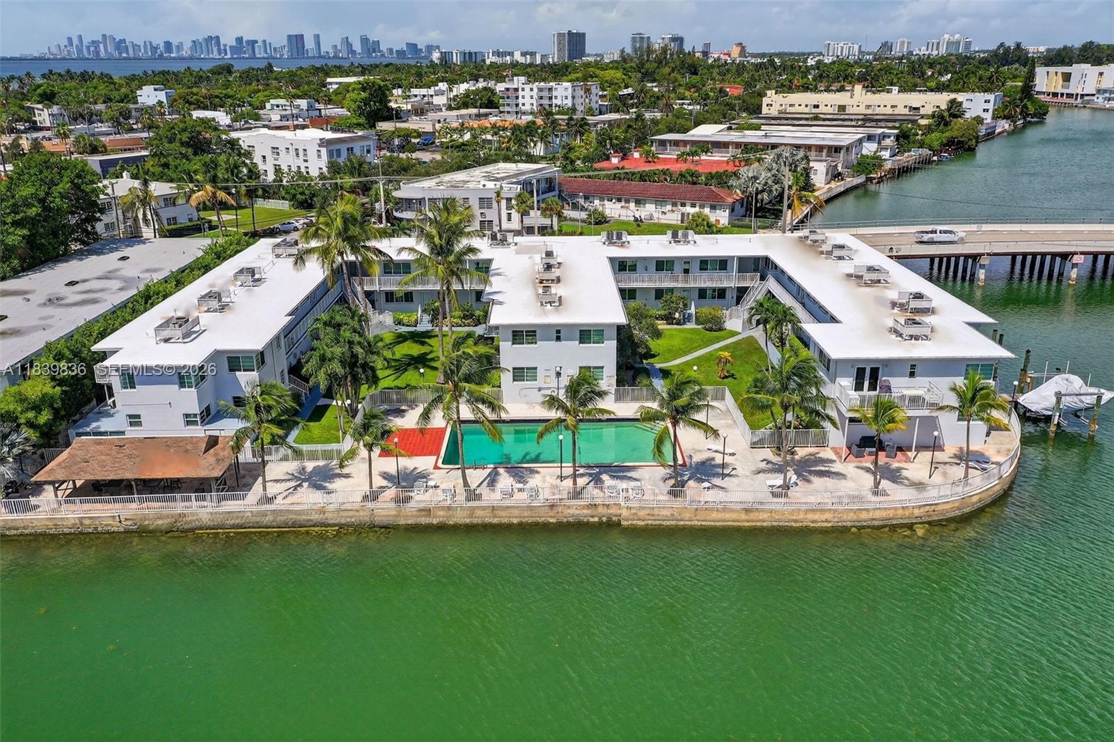 ISLAND POINT SOUTH CONDO - Residential