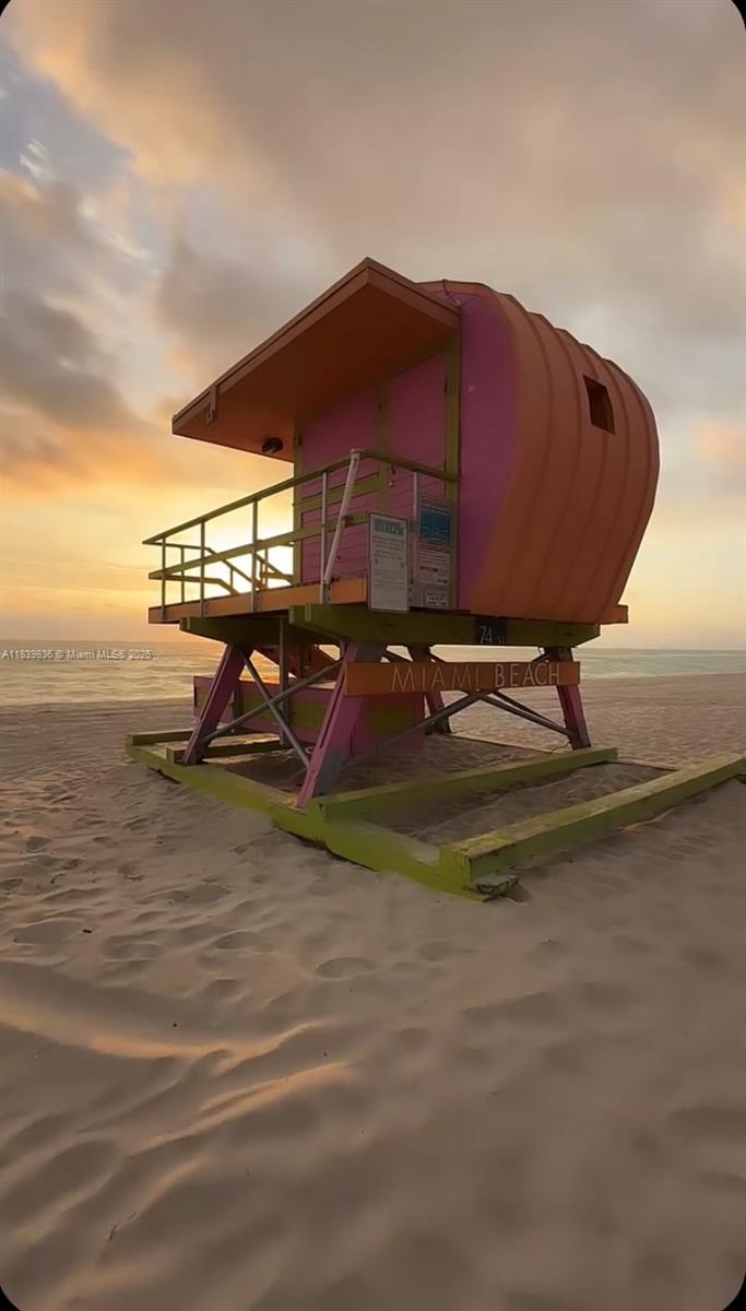 ISLAND POINT SOUTH CONDO - Residential