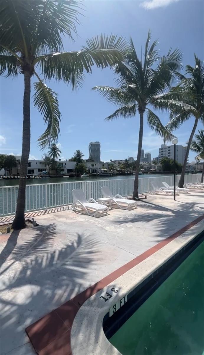 ISLAND POINT SOUTH CONDO - Residential