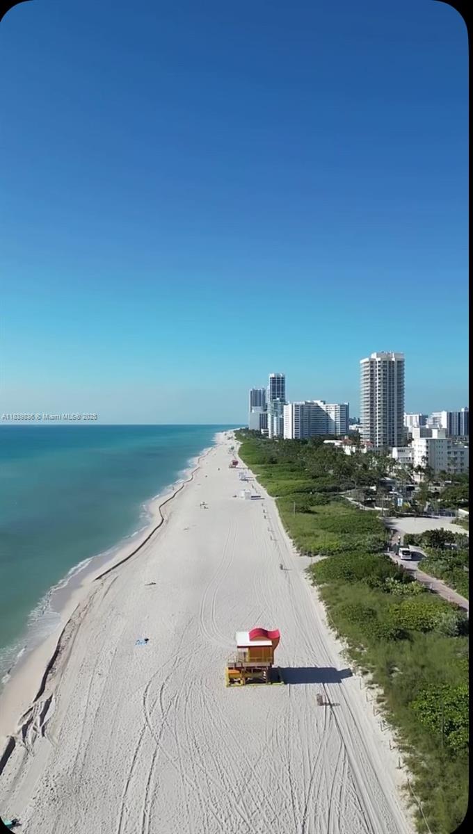 ISLAND POINT SOUTH CONDO - Residential