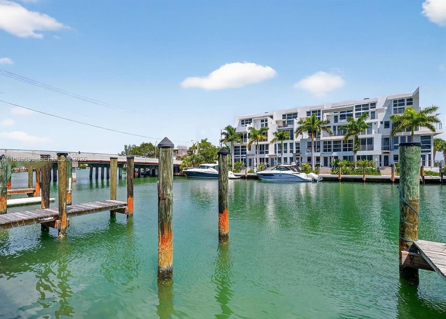 ISLAND POINT SOUTH CONDO - Residential