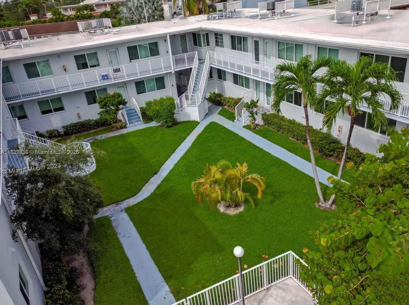 ISLAND POINT SOUTH CONDO - Residential