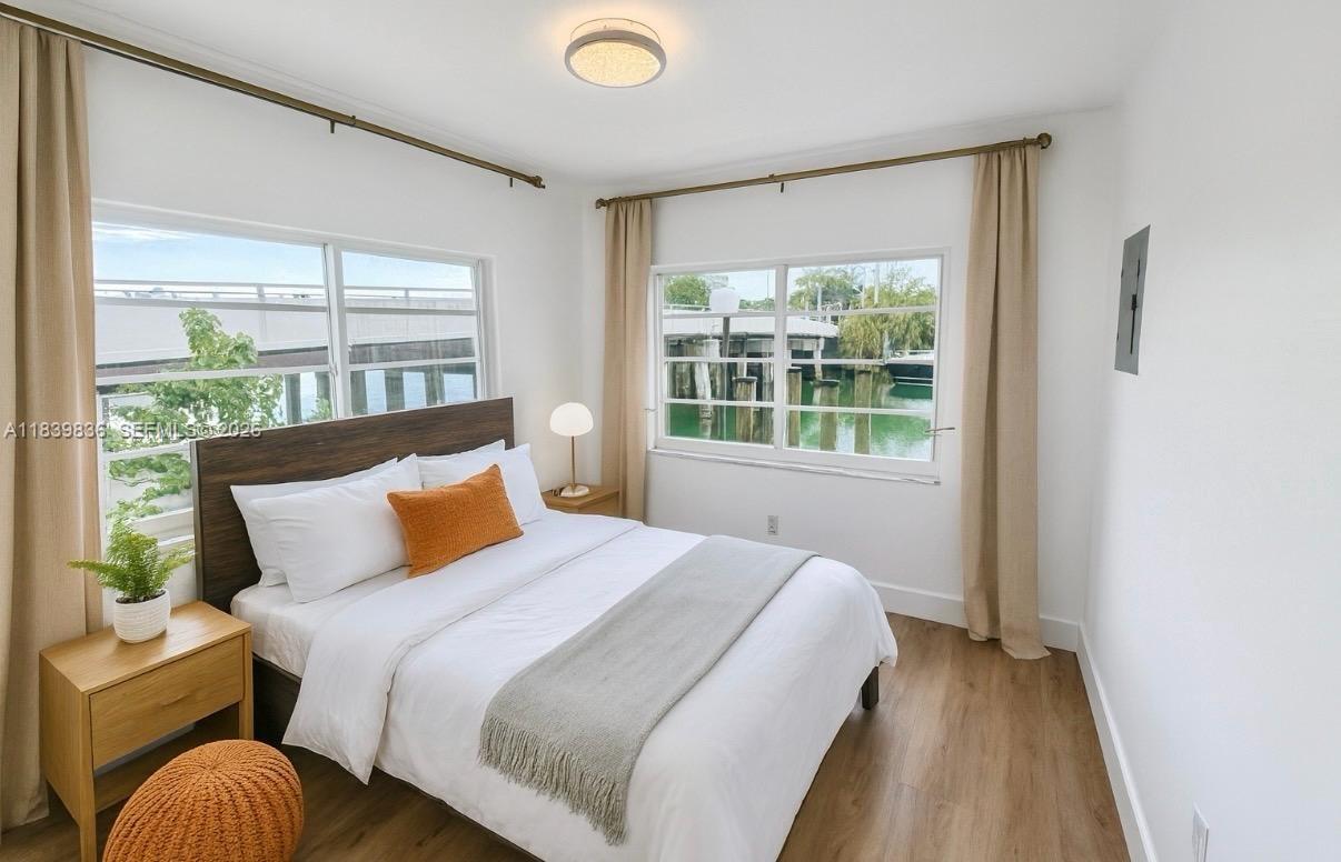 ISLAND POINT SOUTH CONDO - Residential