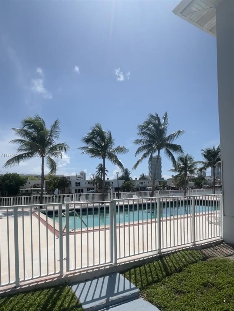 ISLAND POINT SOUTH CONDO - Residential