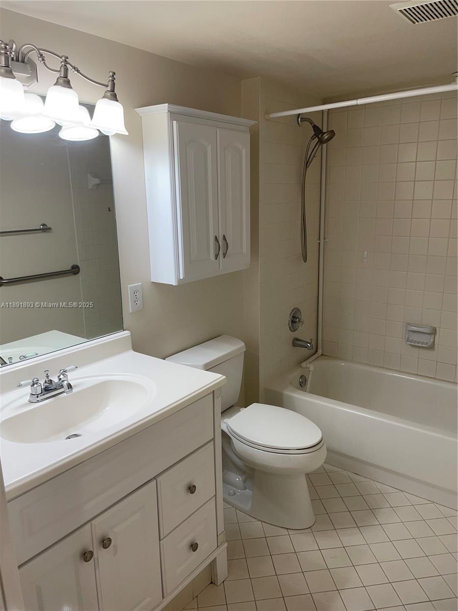 SUFFOLK AT CENTURY VILLAG - Residential