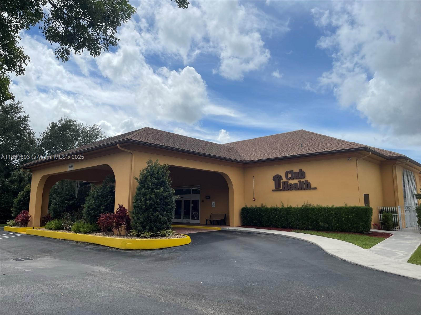 SUFFOLK AT CENTURY VILLAG - Residential