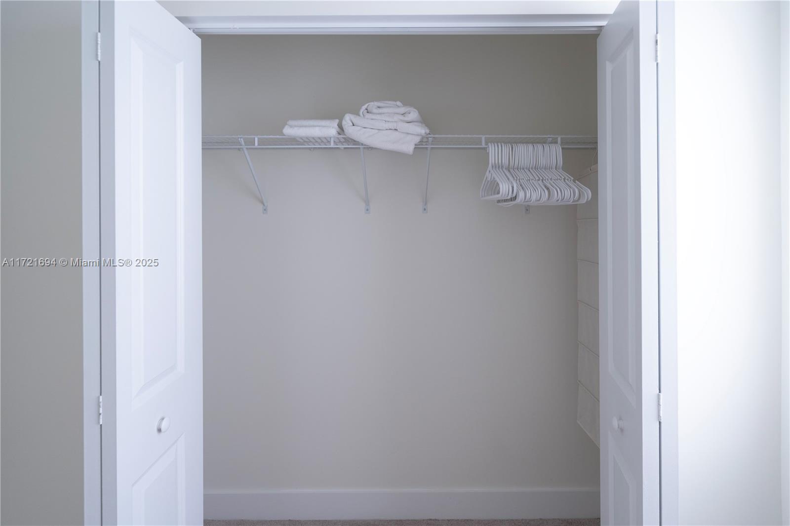 DOWNTOWN DORAL SOUTH PHAS - Residential