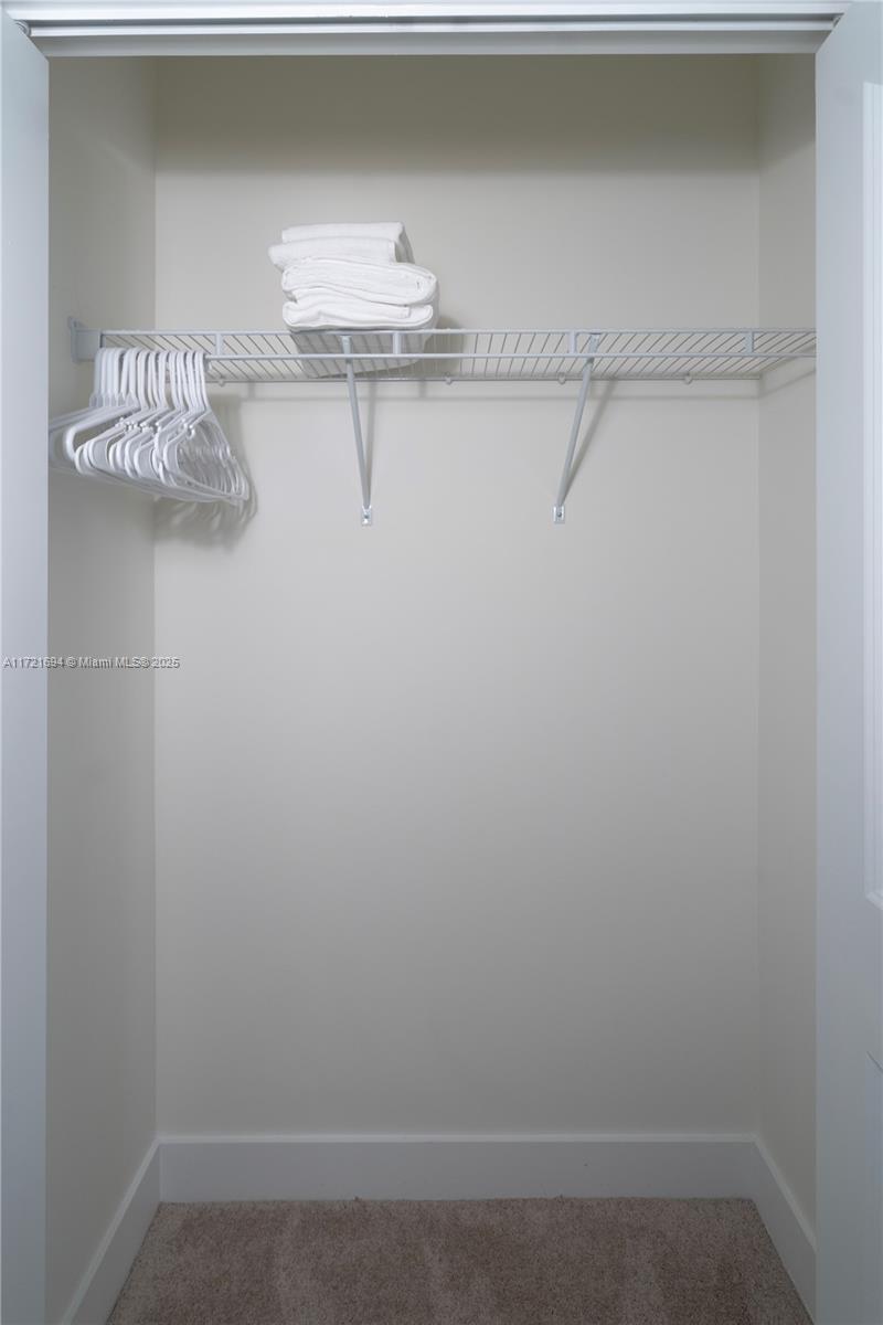 DOWNTOWN DORAL SOUTH PHAS - Residential