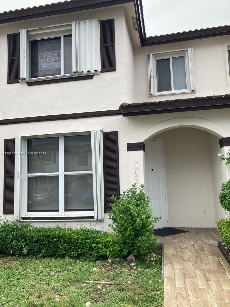 Townhouse in Tiffany Lakes. 2 bedrooms and 2.5 bathrooms. Open kitchen with new appliances. Laminate floor. Laundry room inside the house. Huge and private patio. 2 assigned parking. Best location in Kendall.