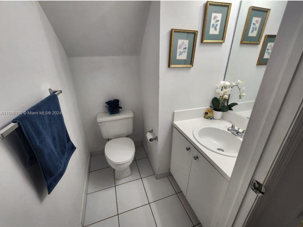 TIFFANY LAKES CONDO - Residential Lease