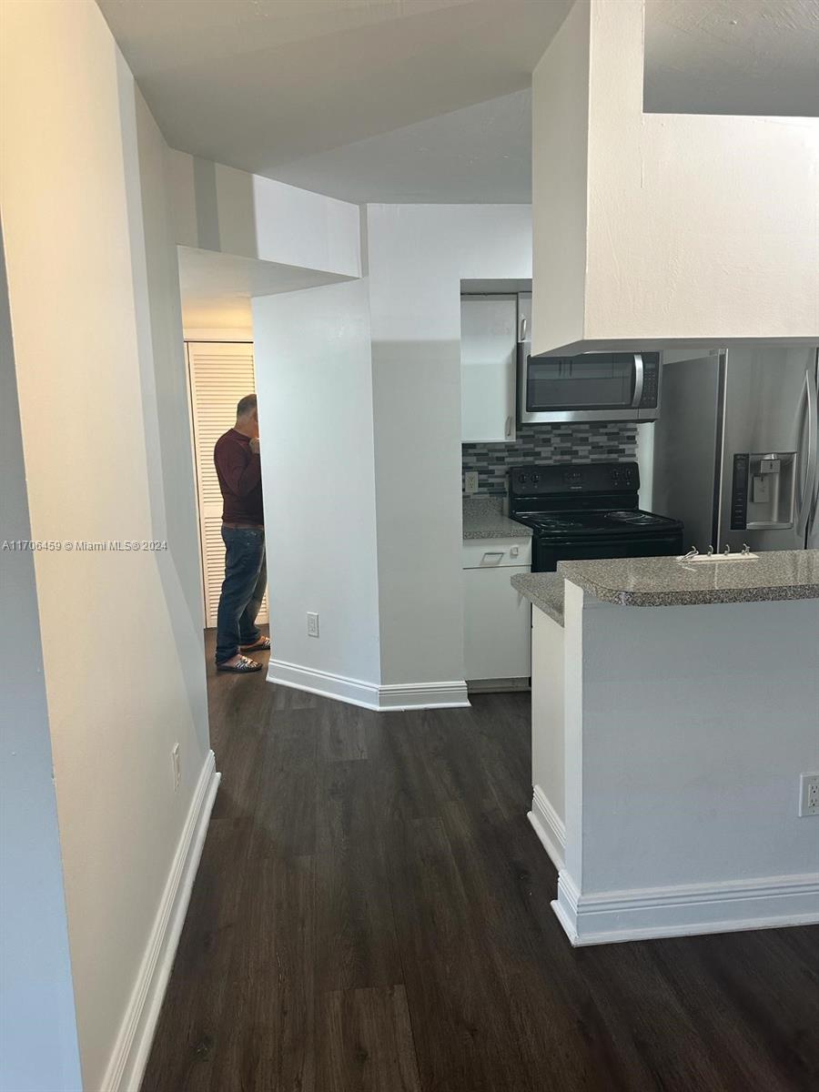 470 S Park Rd 7-207