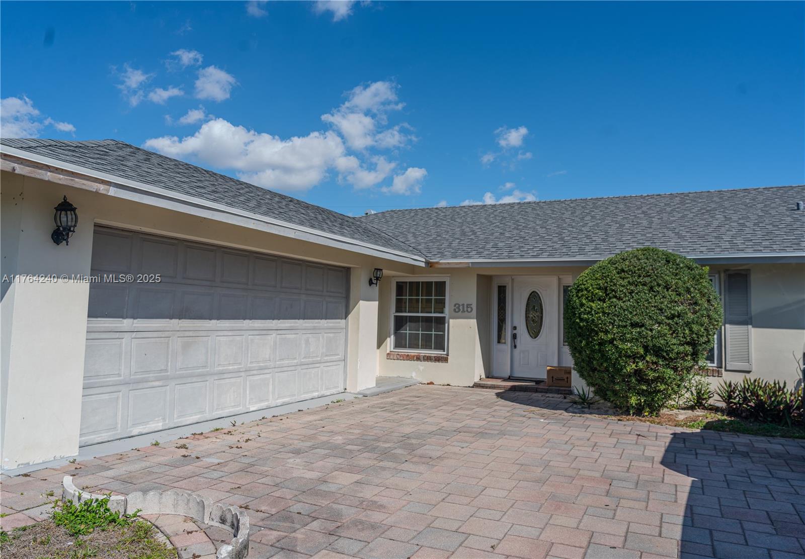 WOODCREST MNR - Residential