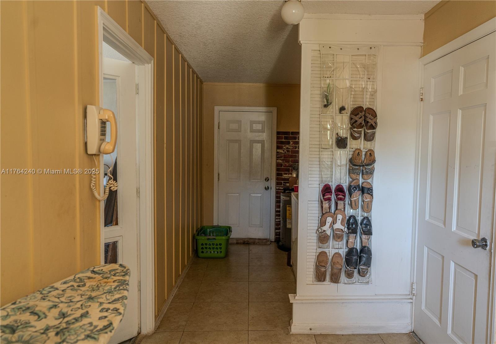 WOODCREST MNR - Residential