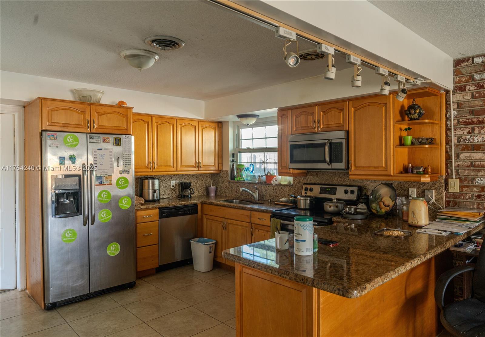 WOODCREST MNR - Residential