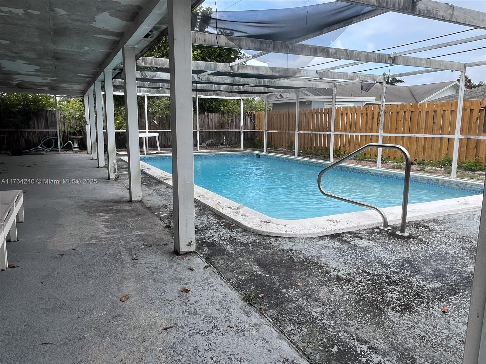 WOODCREST MNR - Residential