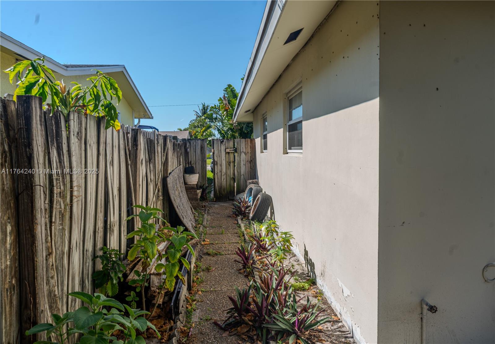 WOODCREST MNR - Residential