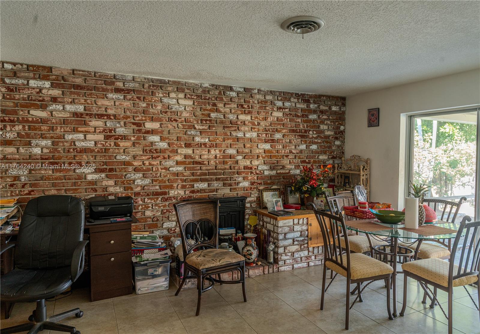 WOODCREST MNR - Residential
