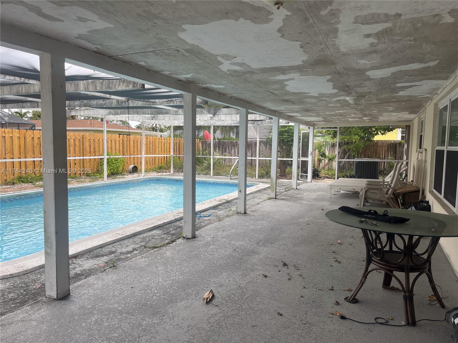 WOODCREST MNR - Residential