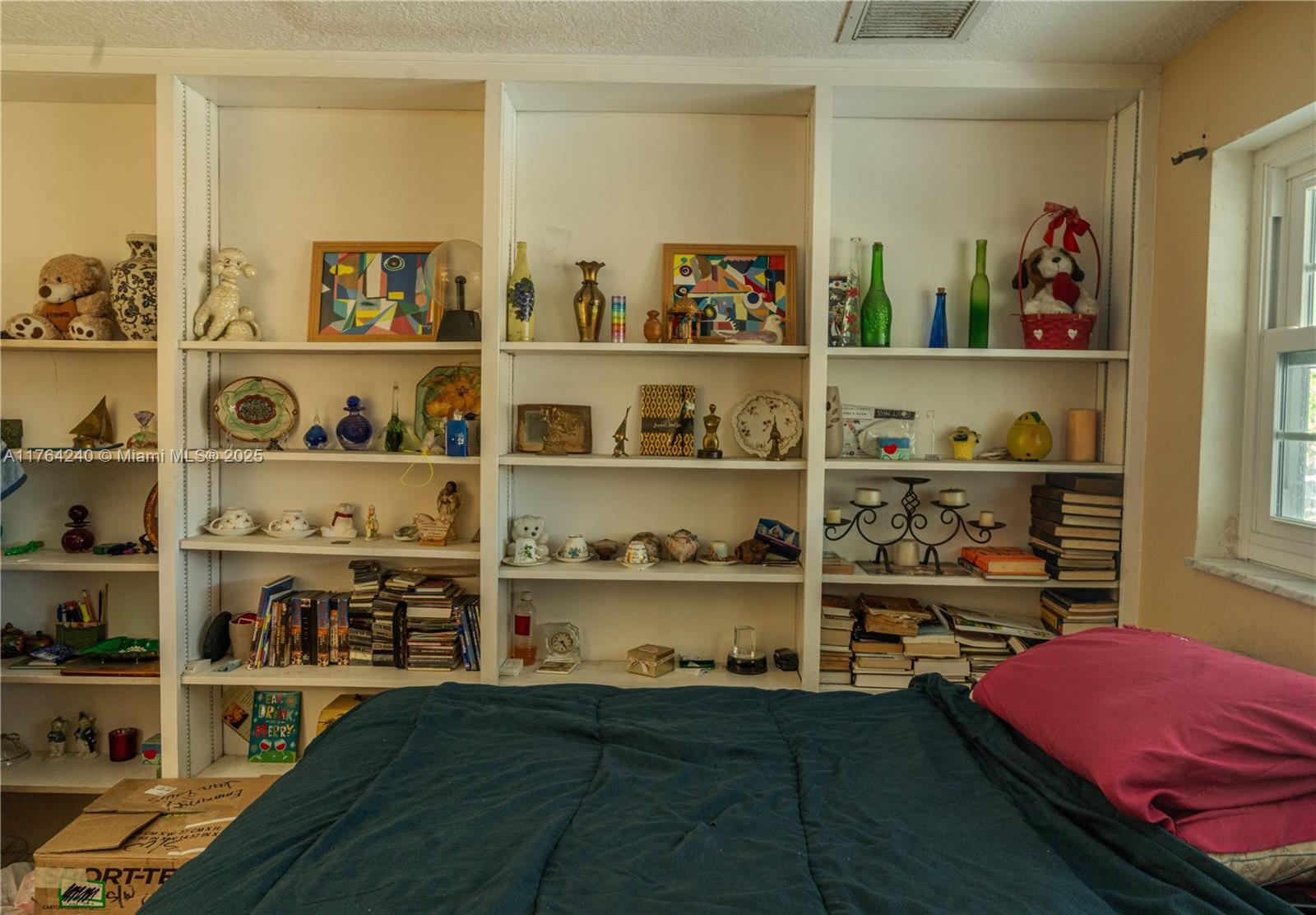 WOODCREST MNR - Residential