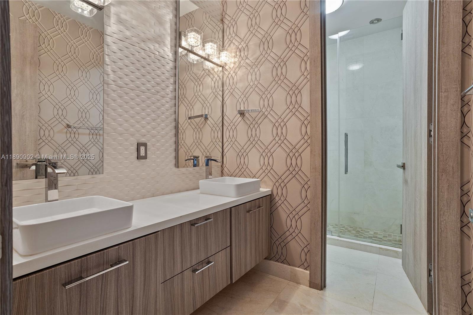 DORAL BREEZE - Residential Lease