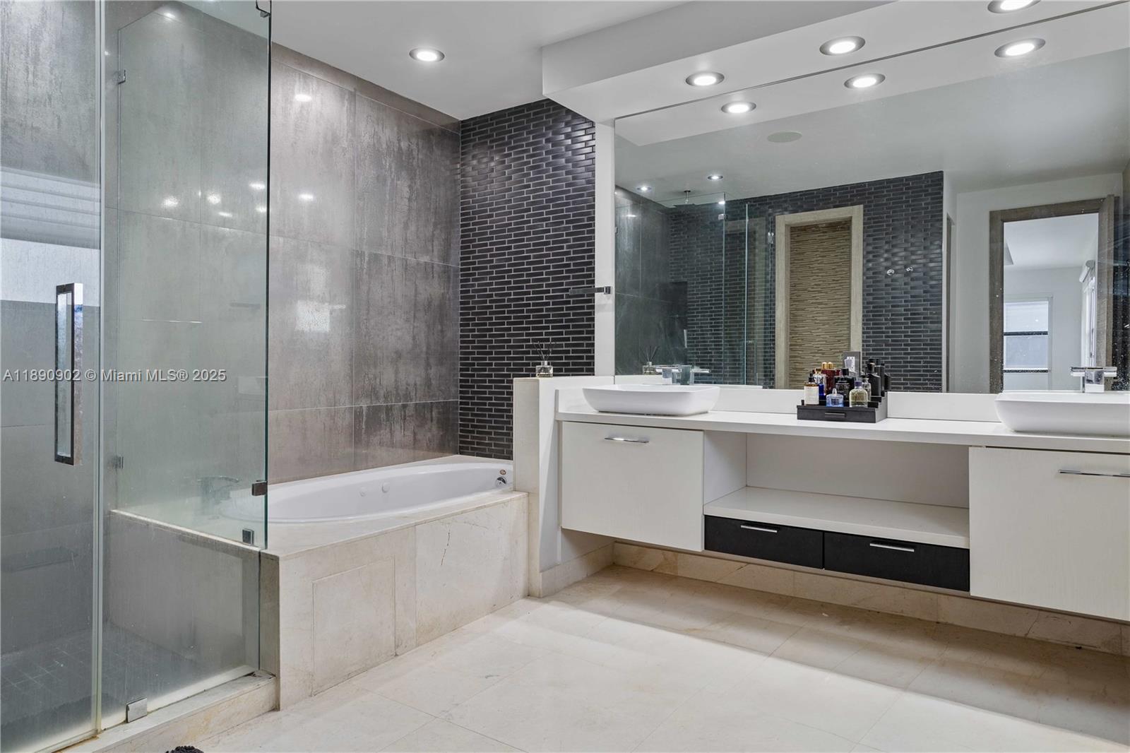 DORAL BREEZE - Residential Lease
