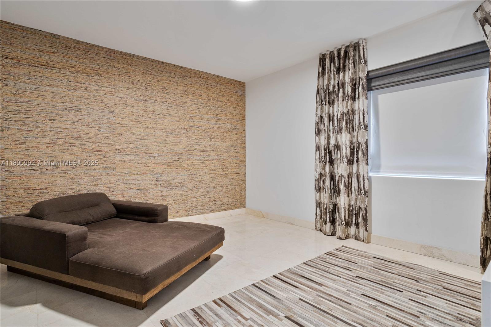 DORAL BREEZE - Residential Lease