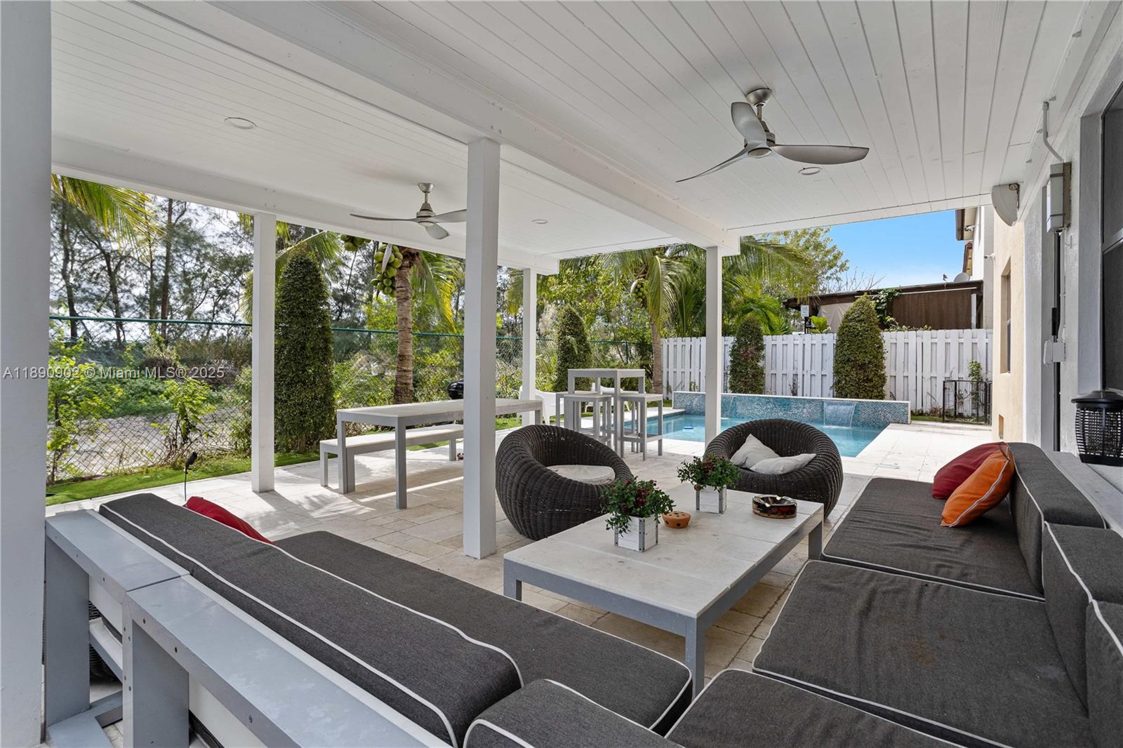 DORAL BREEZE - Residential Lease